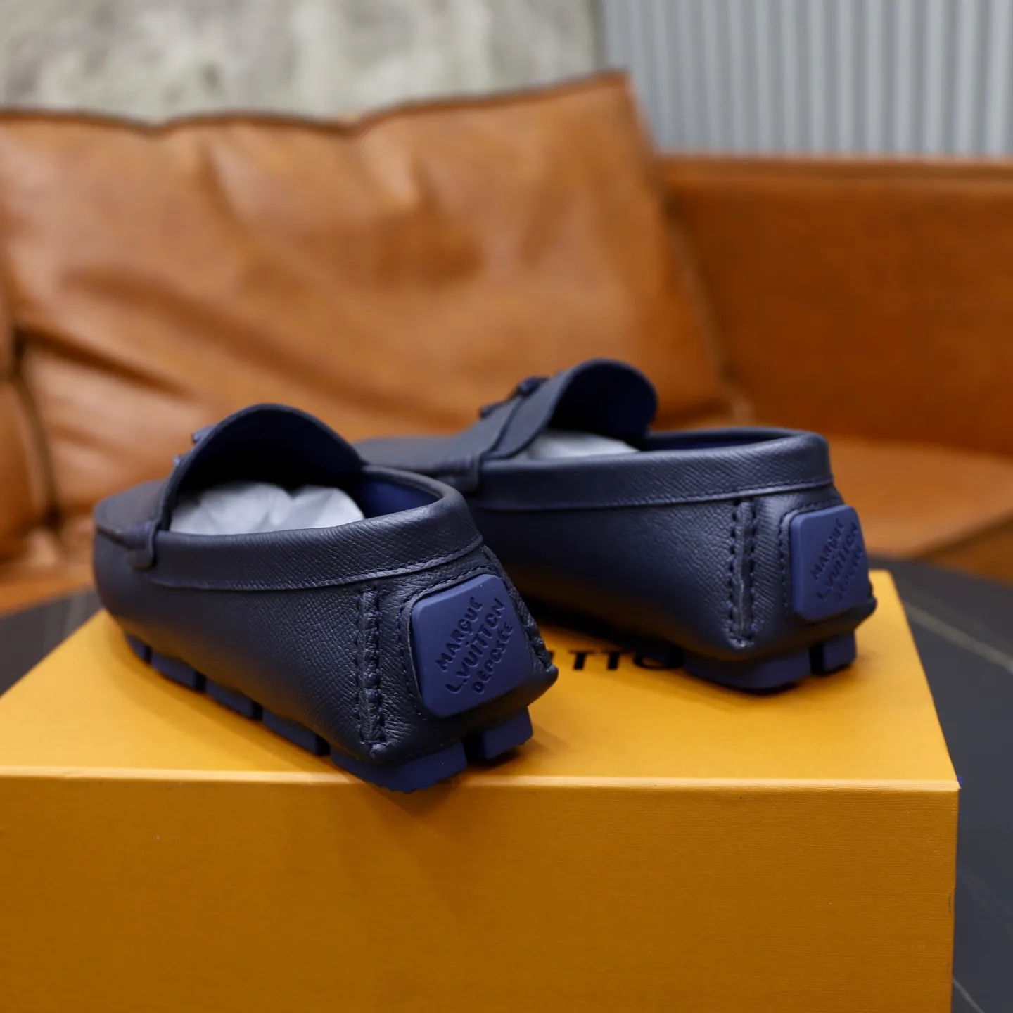 Ex-factory price: 480💰【LV】Louis Vuitton ⚠️High-end men’s driving and pedal series ⚠️38-44 (customized for 45) ⚠️All original cowhide leather! Thick and soft! Made entirely of calfskin lining! Rubber sheet anti-slip beanie sole! Three-dimensional package technology! Fashionable and classic! Handicrafts! Original high quality! Feel free to compare!